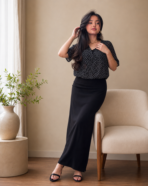 Ensemble Élise – Top à pois & jupe noire fendue